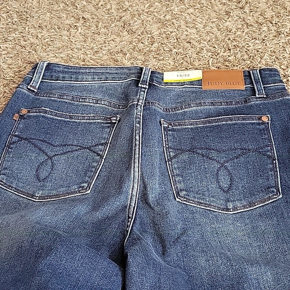 Judy Blue Jeans Whiskered Boot Cut Daisy Short Inseam 15 / 32 Dark Blue New - Picture 6 of 14